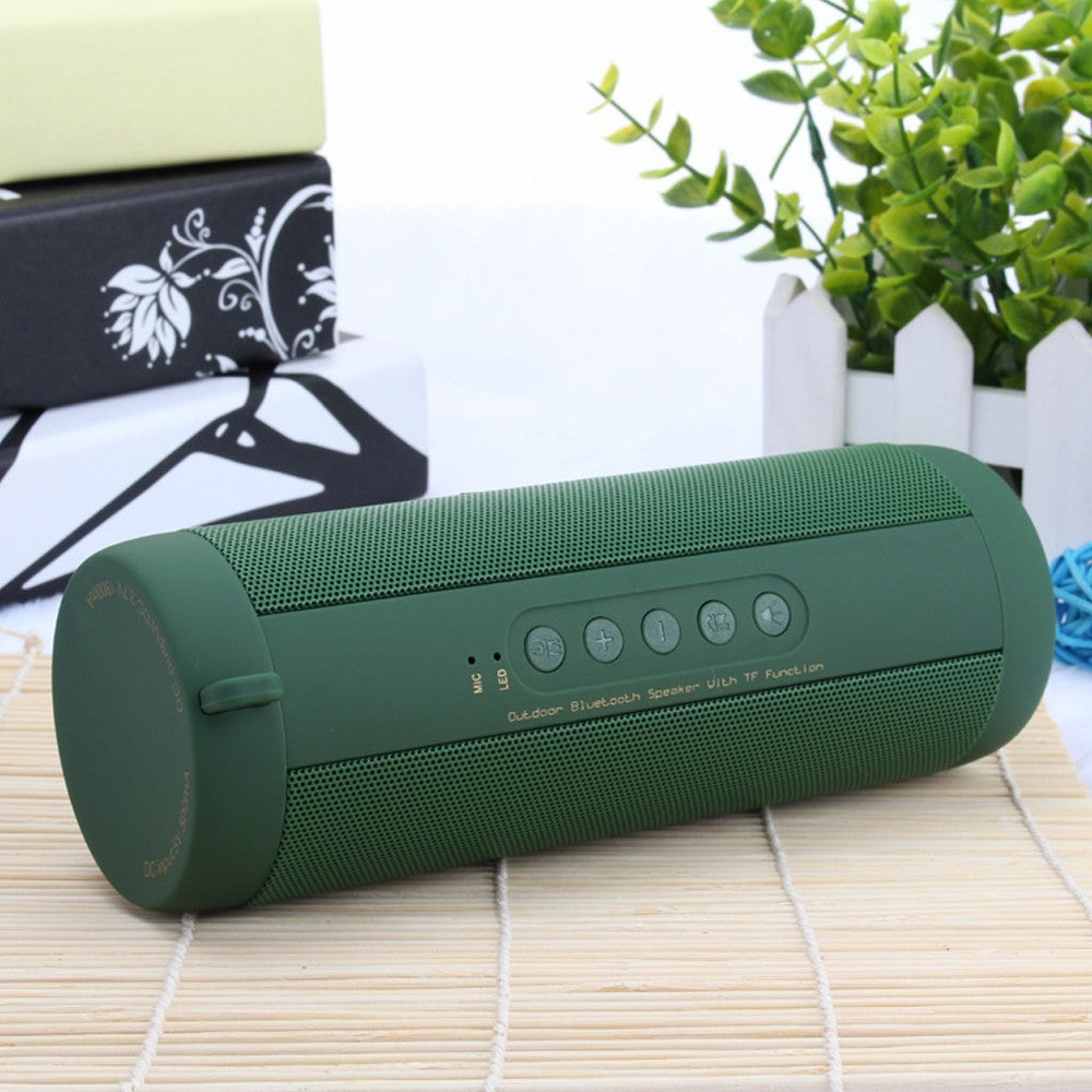 Outdoor waterproof bluetooth speaker wireless bluetooth heavy subwoofer outdoor portable plug-